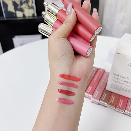 Lip gloss (Hidratación y acabado delicado)